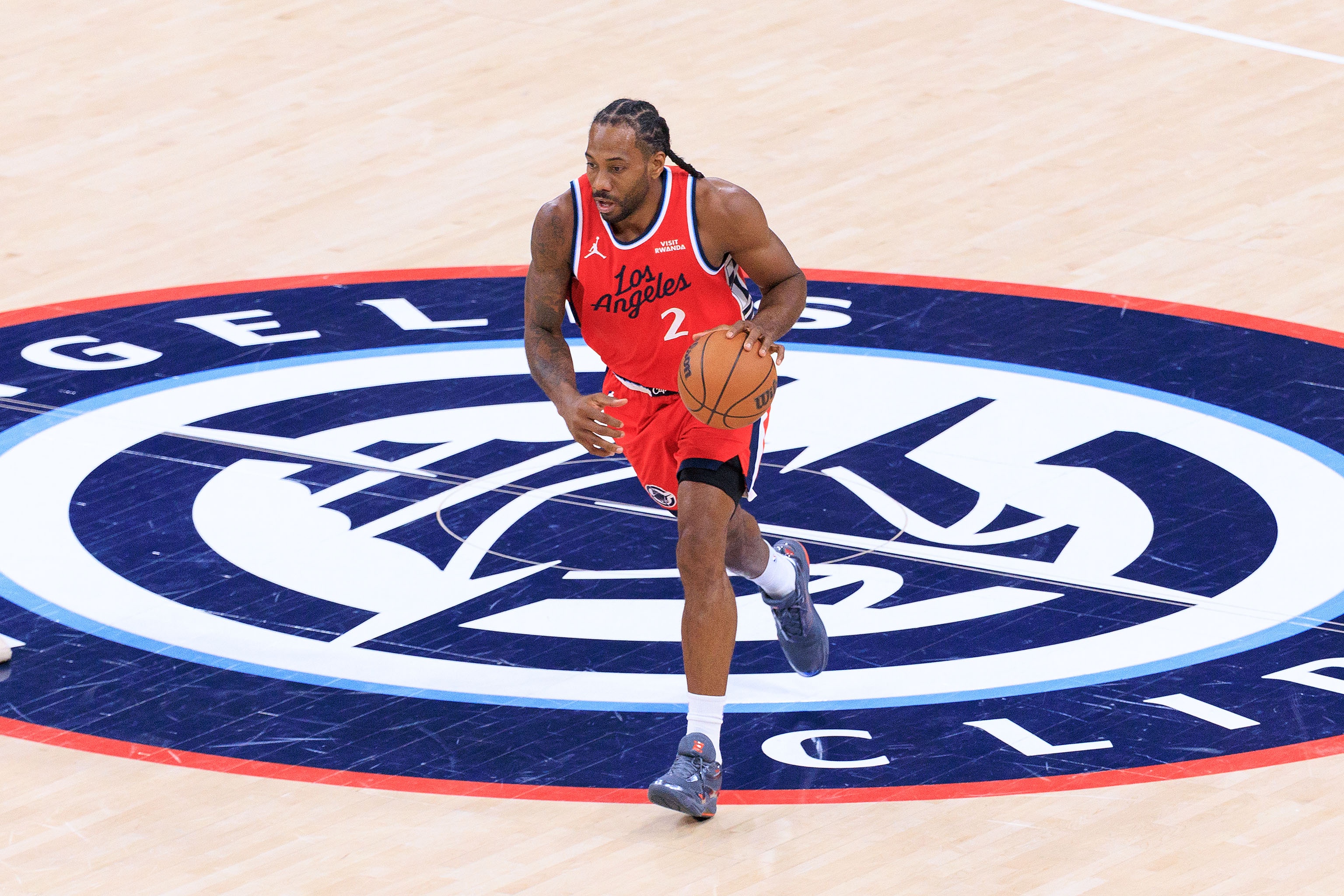 完美下载-机器人稳！伦纳德个人生涯连续第55次砍20+ 继续刷新生涯纪录